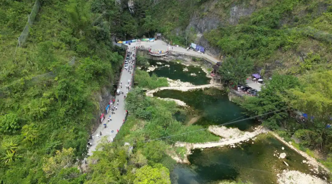 国庆假期巴马康养旅游持续升温 “天然氧吧”迎来客流高峰