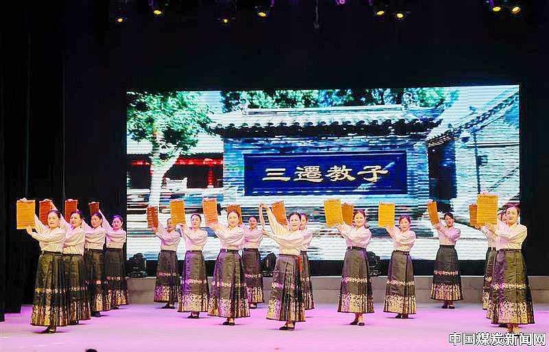 银龄志愿展风采 文艺汇演暖全城——山东邹城市儒风文艺志愿者服务中心成功举办“志愿金秋 情系万家”文艺汇演活动
