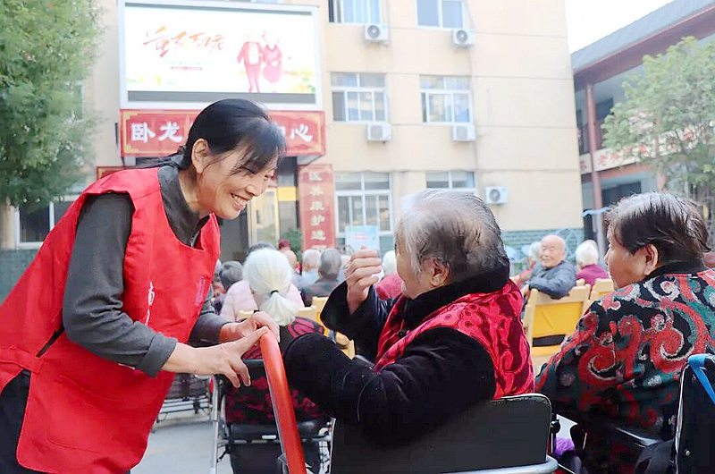 “老去的是年龄，不老的是奉献”丨桑榆正好