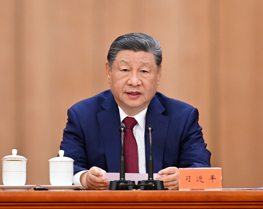 习近平出席纪念中国工农红军长征胜利90周年大会并发表重要讲话